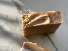 Load image into Gallery viewer, Goat milk, Honey &amp; Oats Soap Bar
